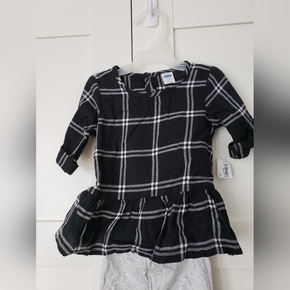 BNWT size 3-6 months 2 piece set plaid peplum